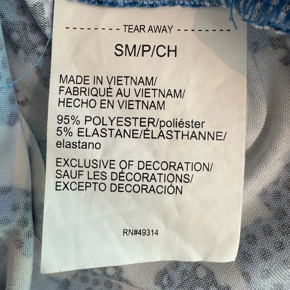 NWOT UNDER ARMOUR TopGolf Blue and White Sleeveless zip Top, size SM